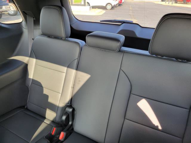 New 2027 Chevrolet Traverse LT w/ Sun and Wheel Package AWD/4WD image 31