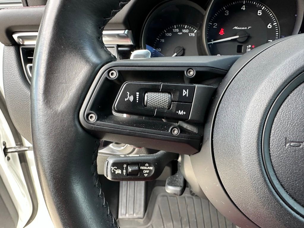 Certified 2023 Porsche Macan Turbo image 18