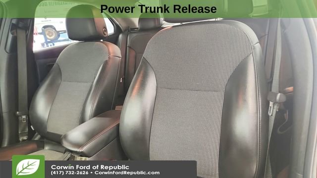 Used 2015 Chevrolet Malibu LT w/ Power Convenience Package image 10