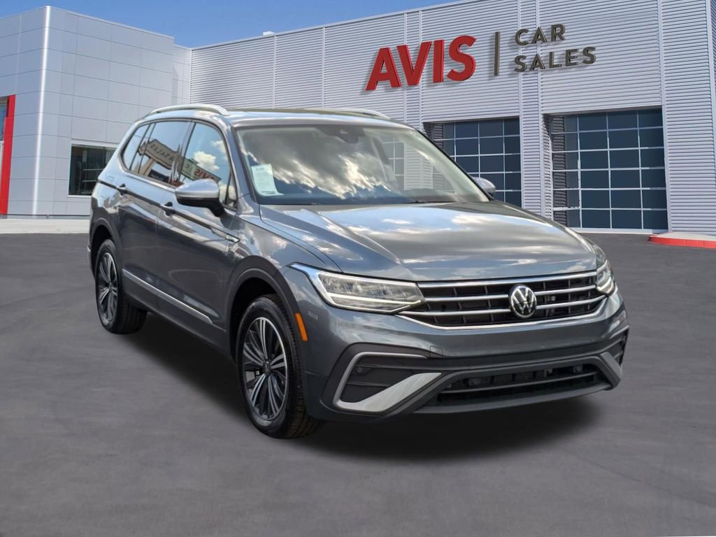 Used 2024 Volkswagen Tiguan Wolfsburg Edition FWD image 3