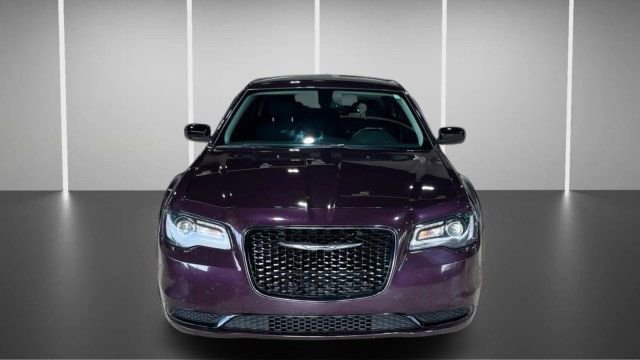 Used 2021 Chrysler 300 Touring w/ Sport Appearance Package image 2