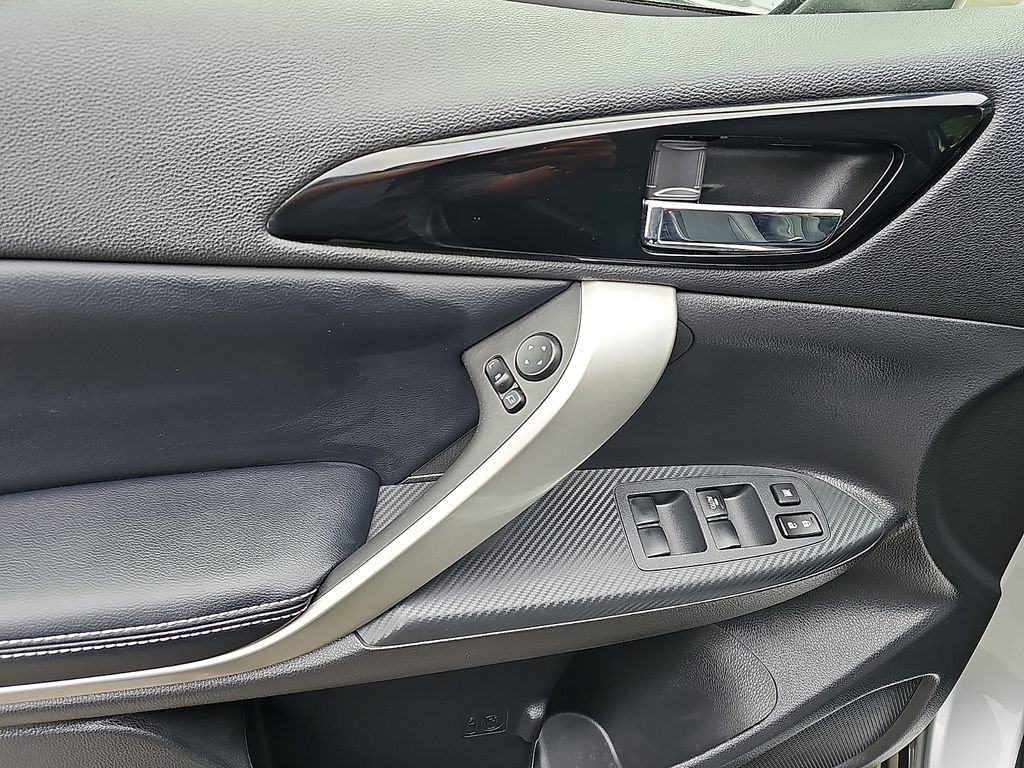 Used 2025 Mitsubishi Eclipse Cross SE image 13