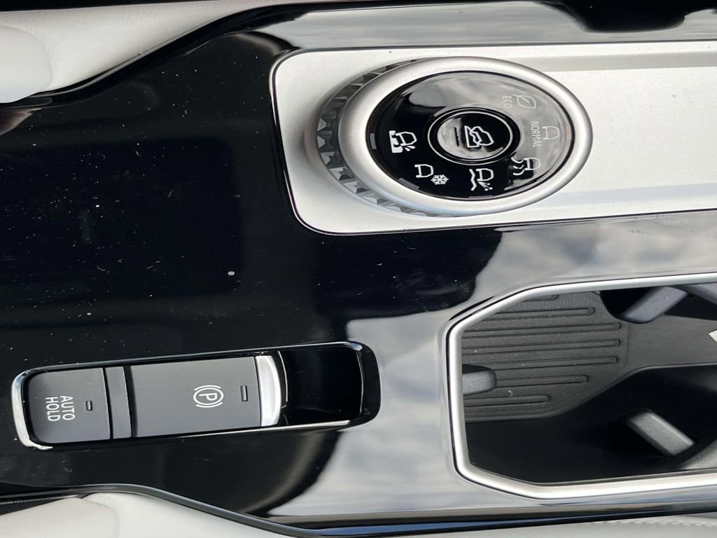 New 2026 Mitsubishi Outlander SE image 21