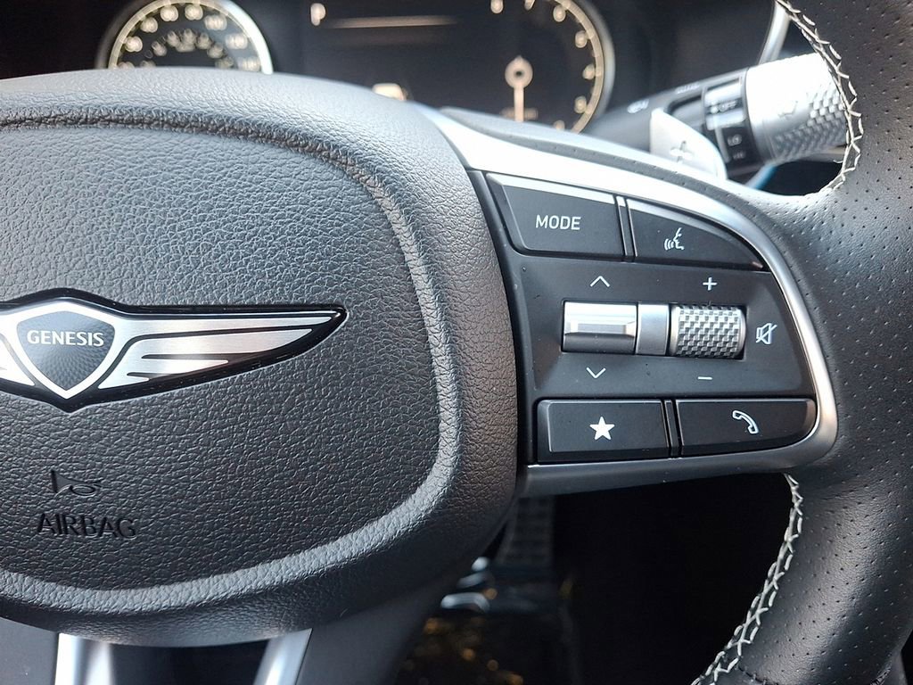 Used 2025 Genesis G70 2.5T w/ Sport Prestige Package image 18