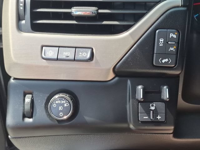 Used 2017 GMC Yukon XL Denali RWD image 19