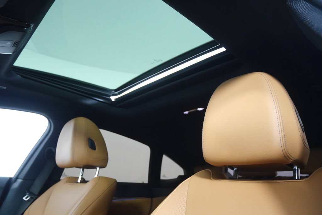 Used 2023 BMW i4 eDrive35 RWD image 11