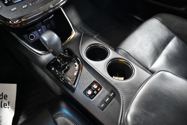 Used 2013 Toyota Avalon Limited FWD image 18