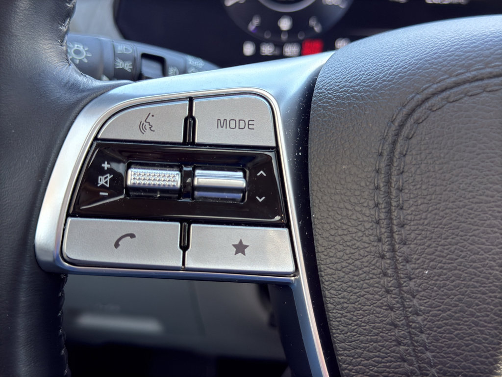 Used 2025 Kia Telluride SX FWD image 16