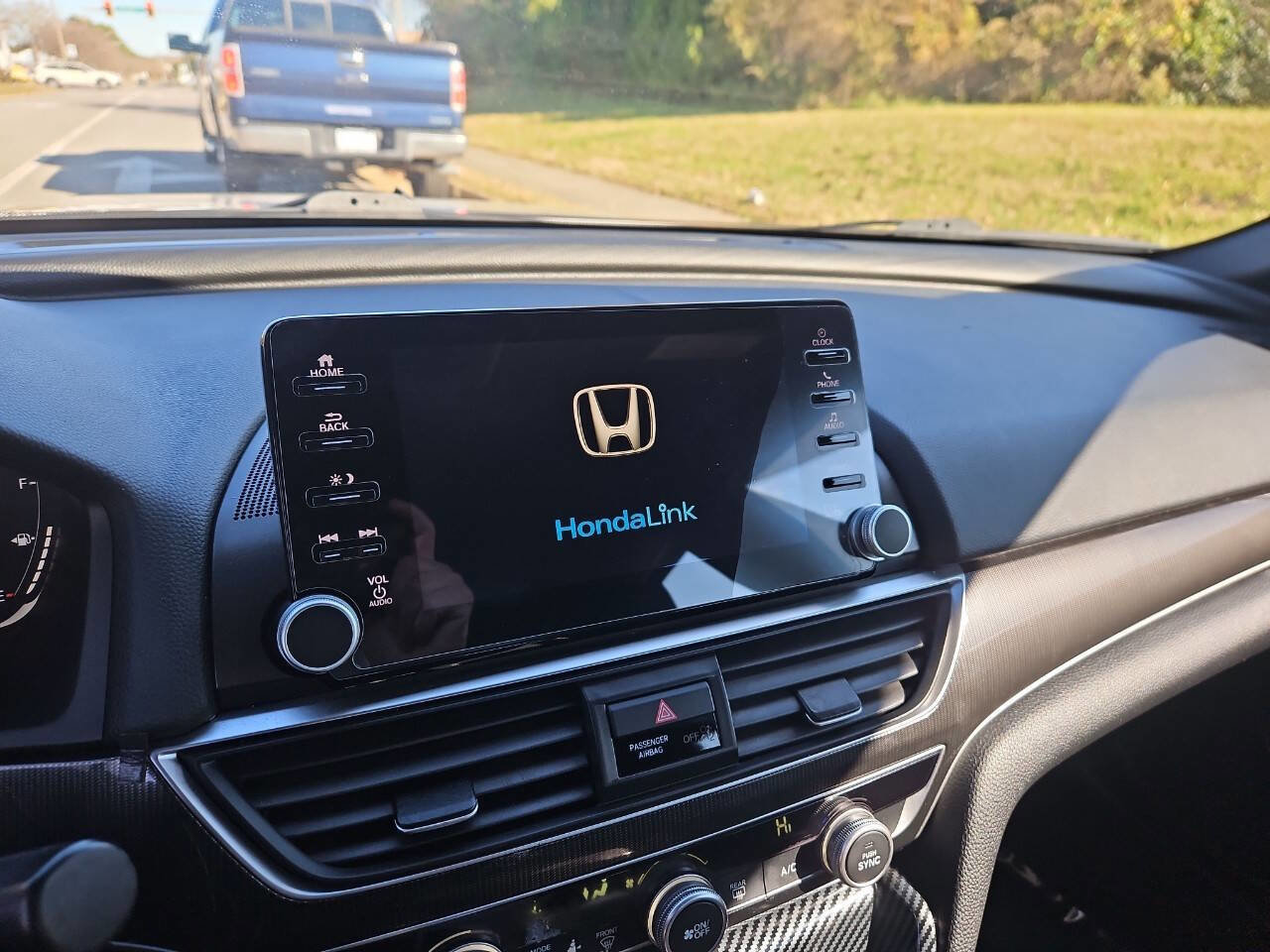 Used 2018 Honda Accord Sport image 17