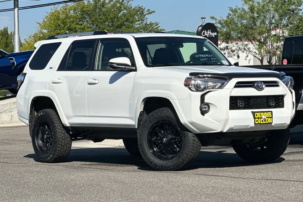Used 2022 Toyota 4Runner SR5 Premium w/ Moonroof Package AWD/4WD image 2