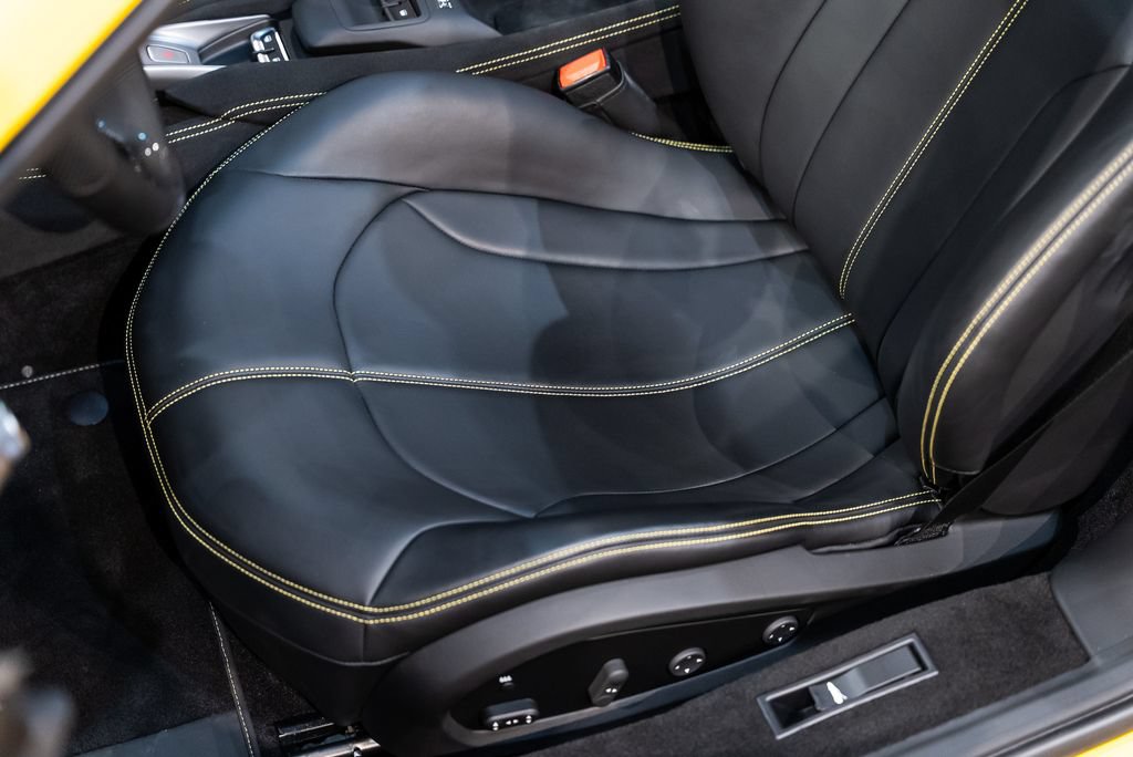 Certified 2021 Ferrari F8 Tributo RWD image 22