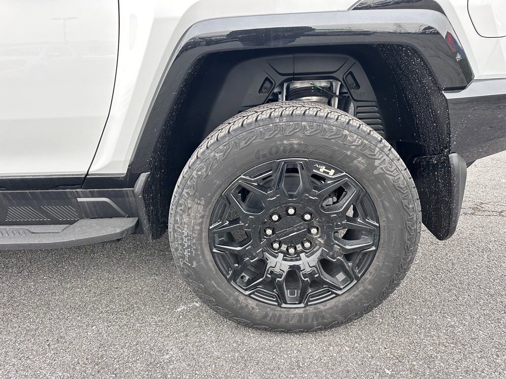 New 2026 GMC Hummer EV SUV w/ LPO, Sport Package AWD/4WD image 35