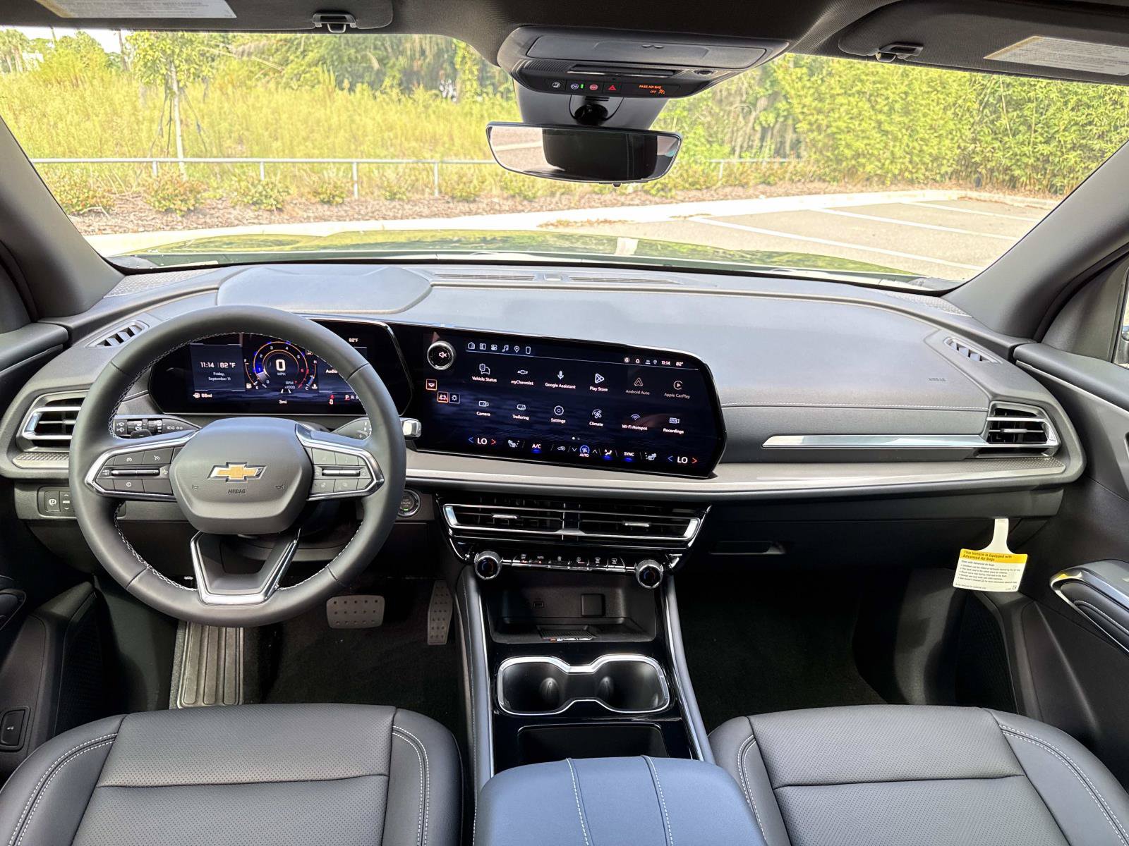 New 2027 Chevrolet Traverse LT w/ Sun and Wheel Package FWD image 13
