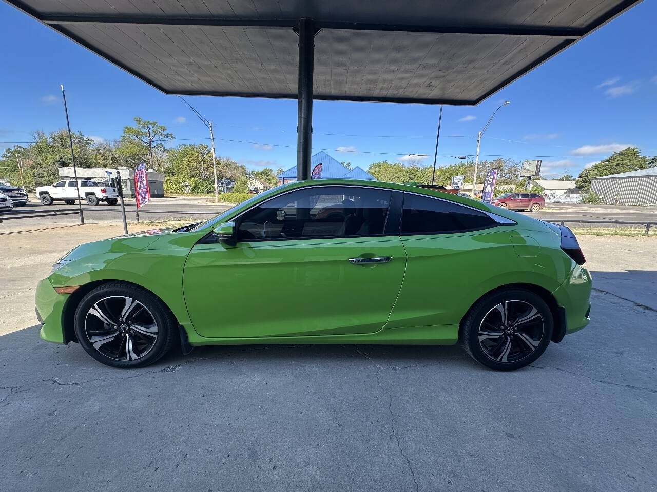 Used 2018 Honda Civic Touring image 5