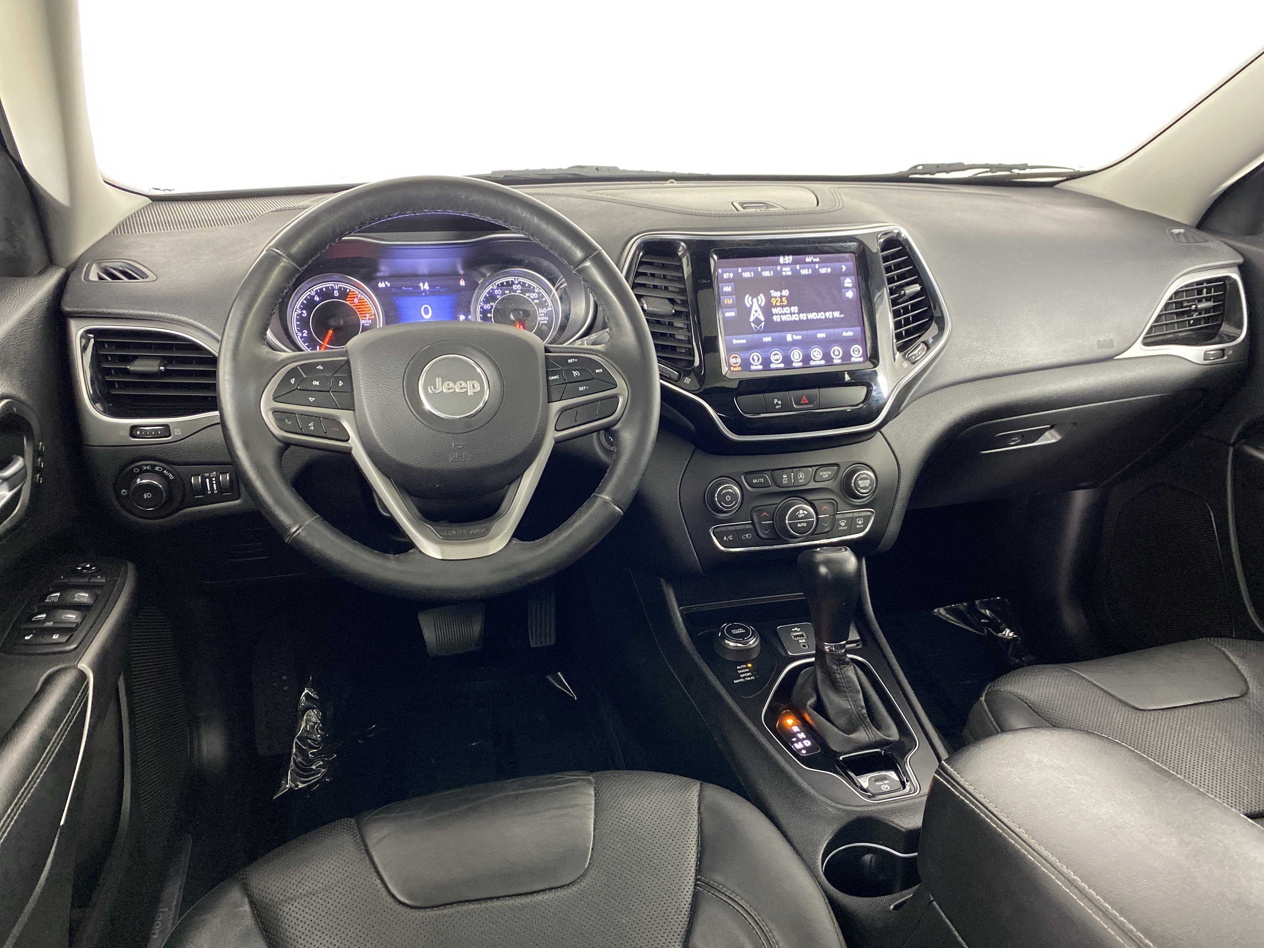 Used 2019 Jeep Cherokee Limited w/ Luxury Group AWD/4WD image 42