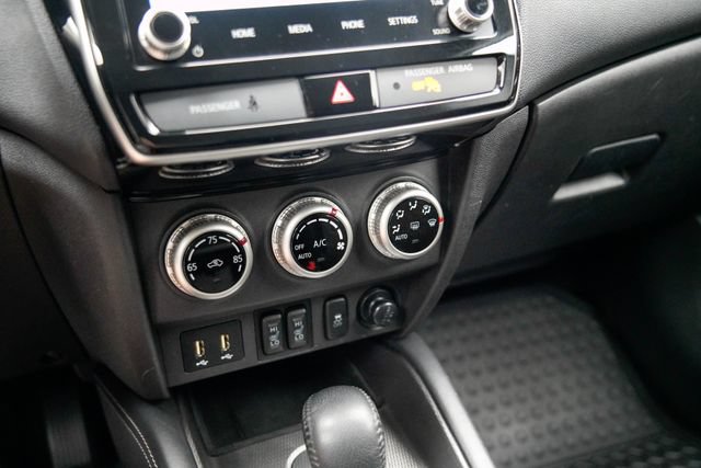 Used 2020 Mitsubishi Outlander Sport SE FWD image 29