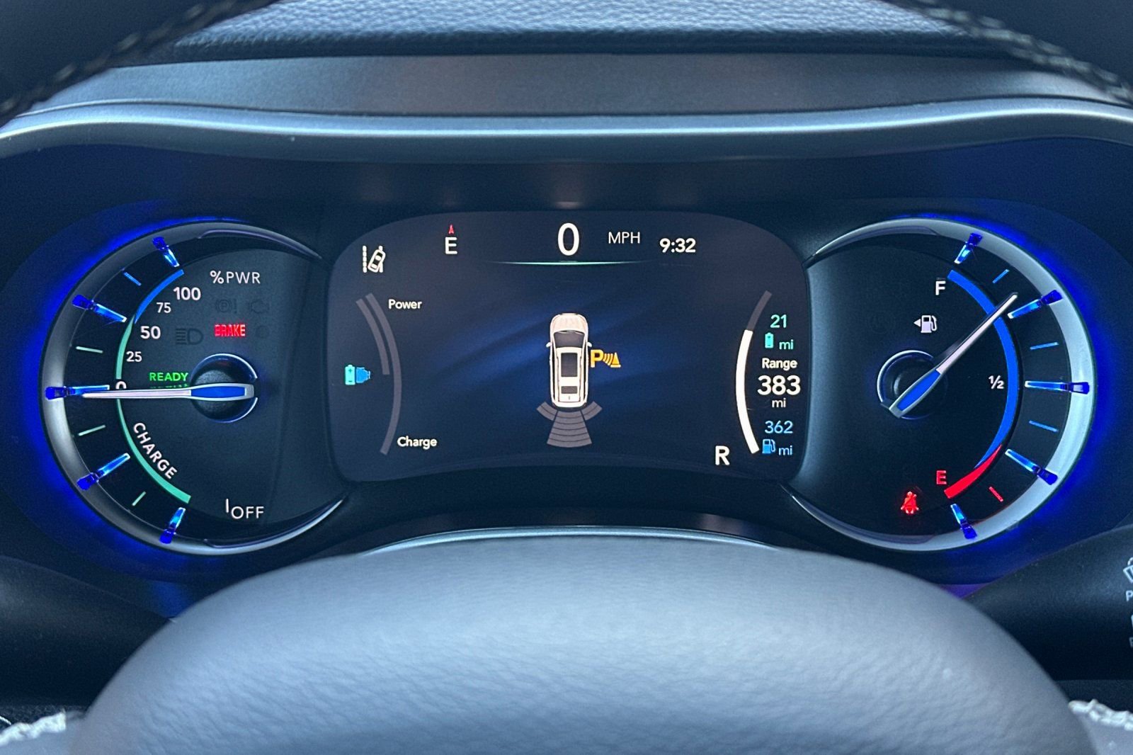 Used 2024 Chrysler Pacifica Select image 32