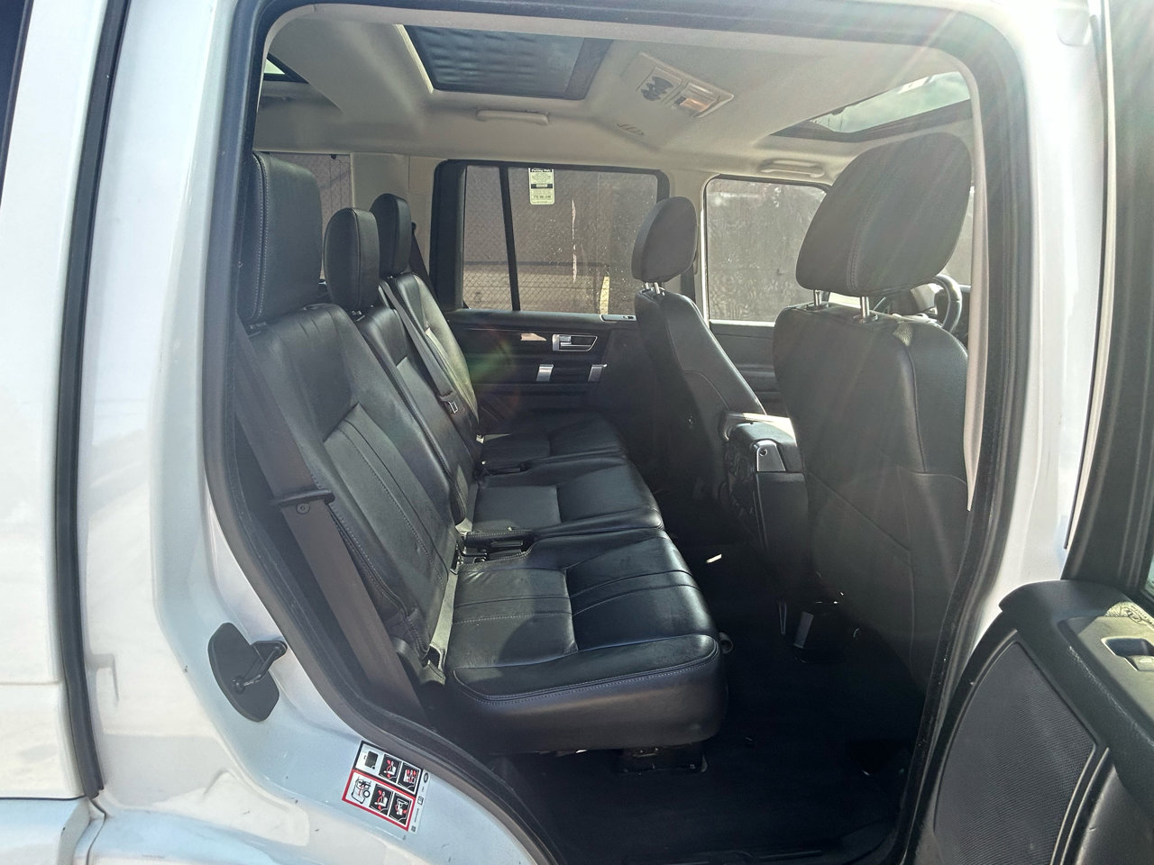 Used 2016 Land Rover LR4 HSE Silver Edition image 19