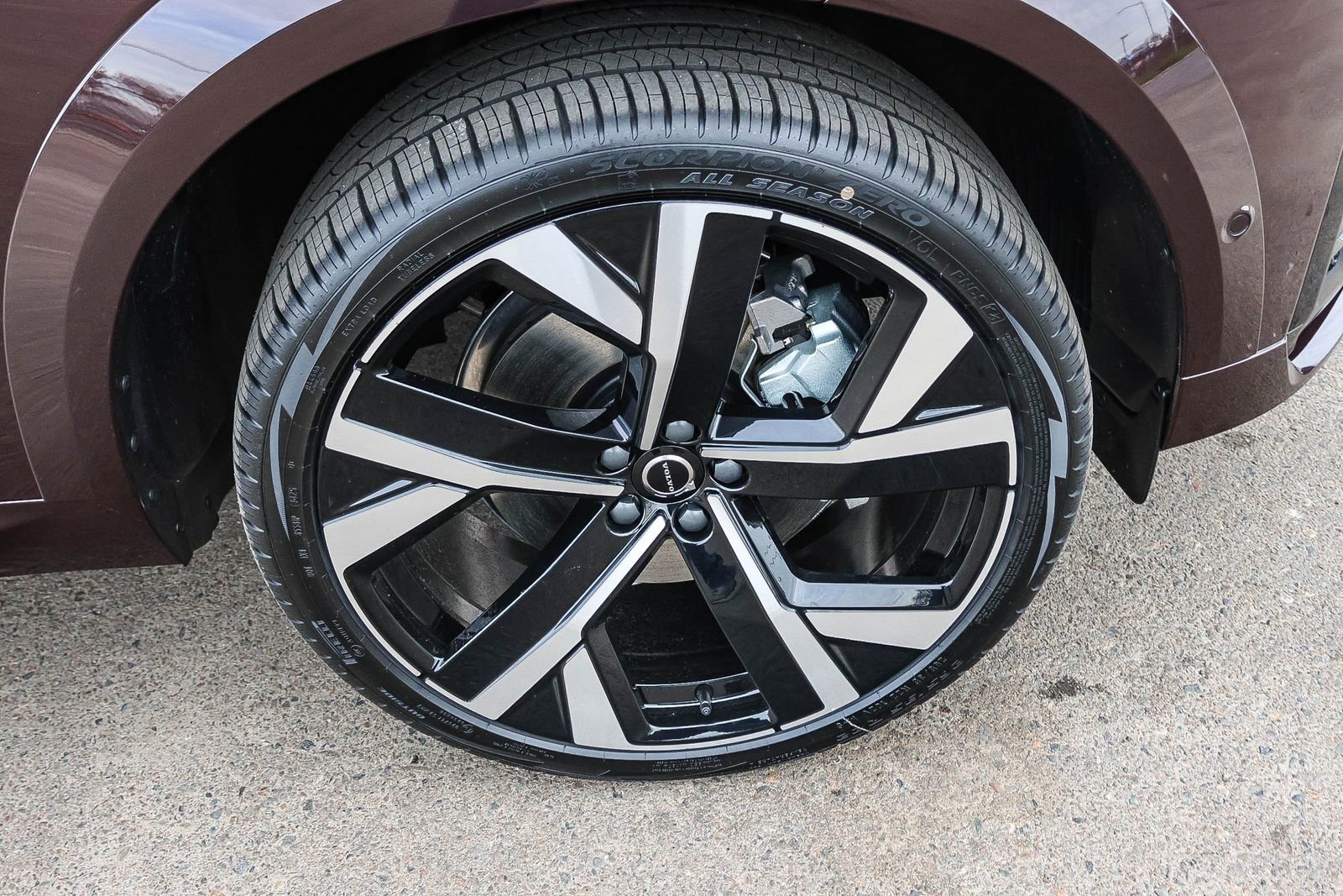 New 2026 Volvo XC60 T8 Ultra w/ Climate Package image 15