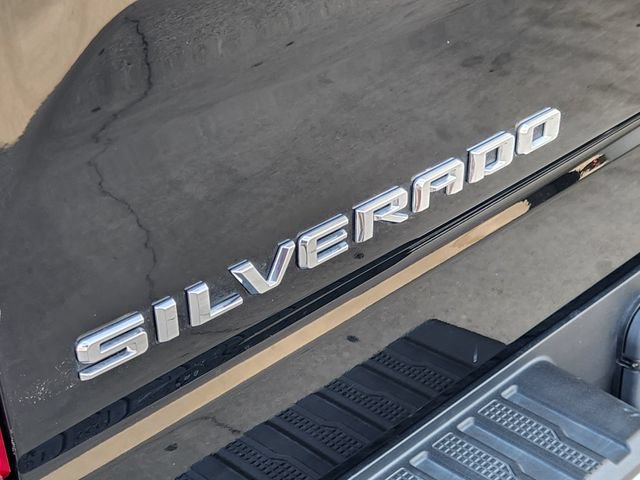 Used 2022 Chevrolet Silverado 1500 LT w/ Convenience Package II AWD/4WD image 9