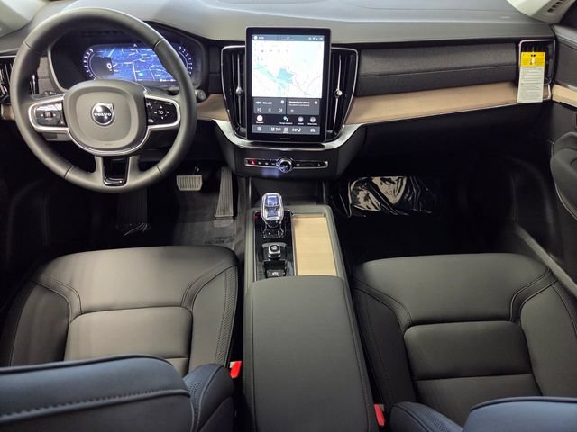 New 2026 Volvo XC90 B5 Plus w/ Protection Package Premier AWD/4WD image 13