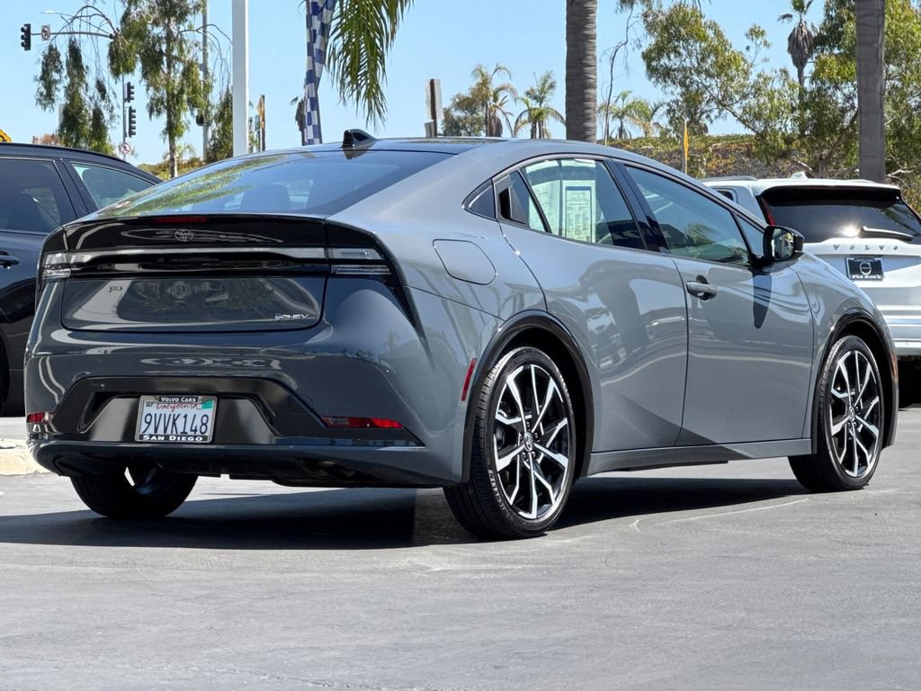 Used 2026 Toyota Prius Plug-In Hybrid FWD image 5