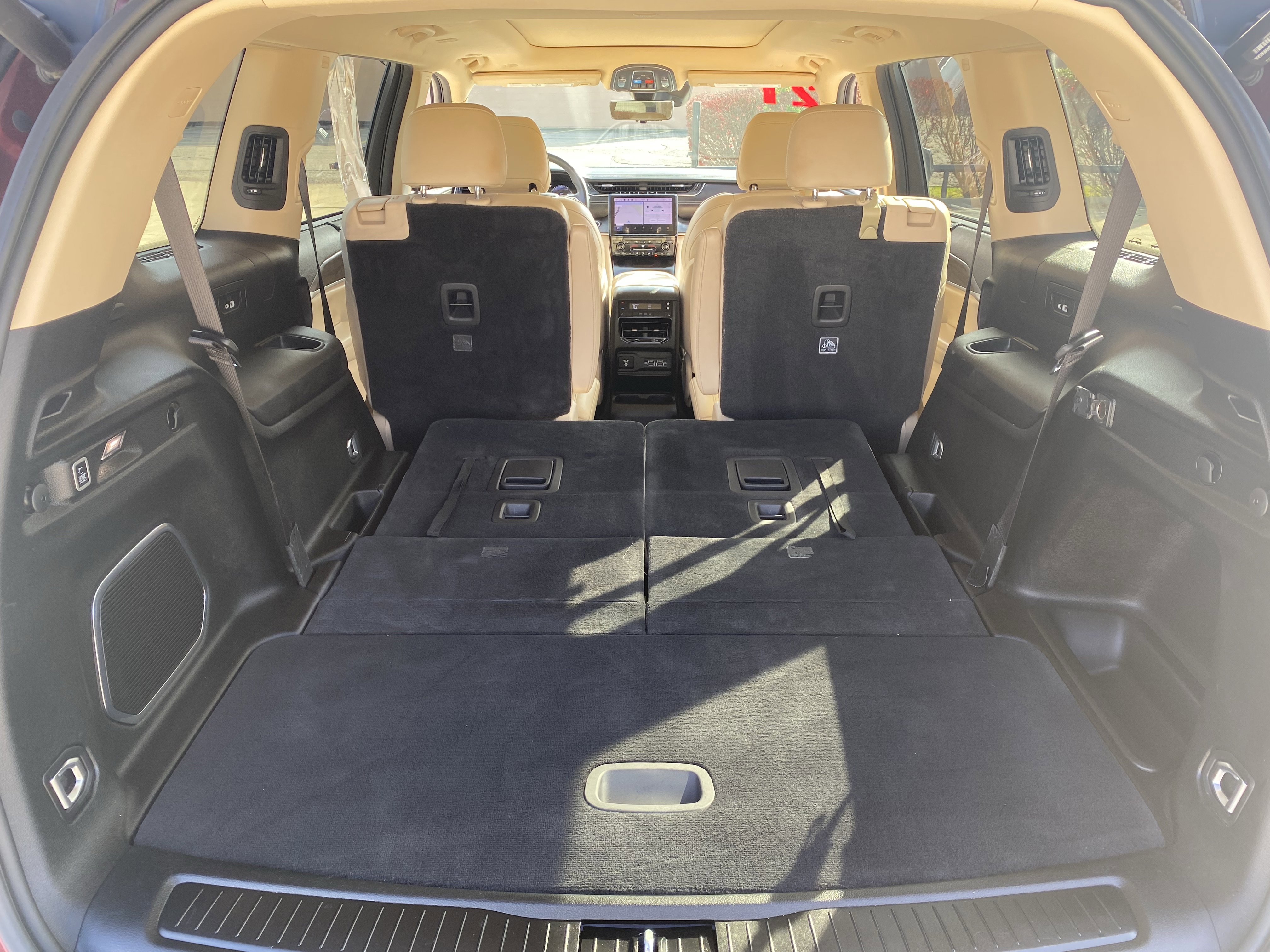 Used 2021 Jeep Grand Cherokee L Limited w/ Luxury Tech Group II image 32