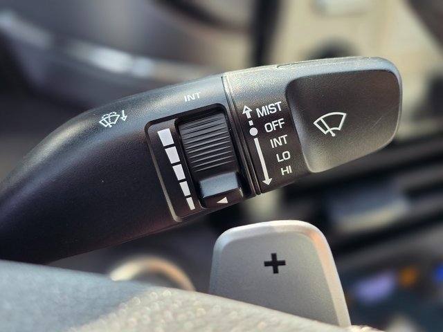 Used 2022 Hyundai Ioniq SEL image 38