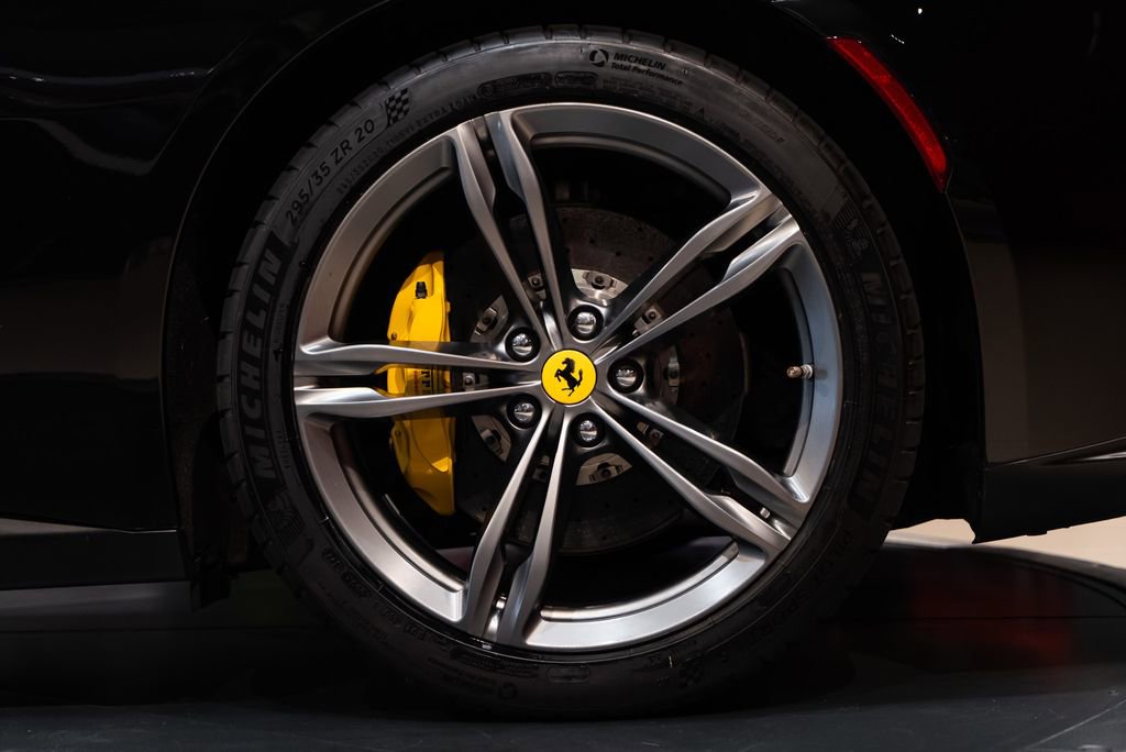 Used 2019 Ferrari GTC4Lusso AWD/4WD image 14