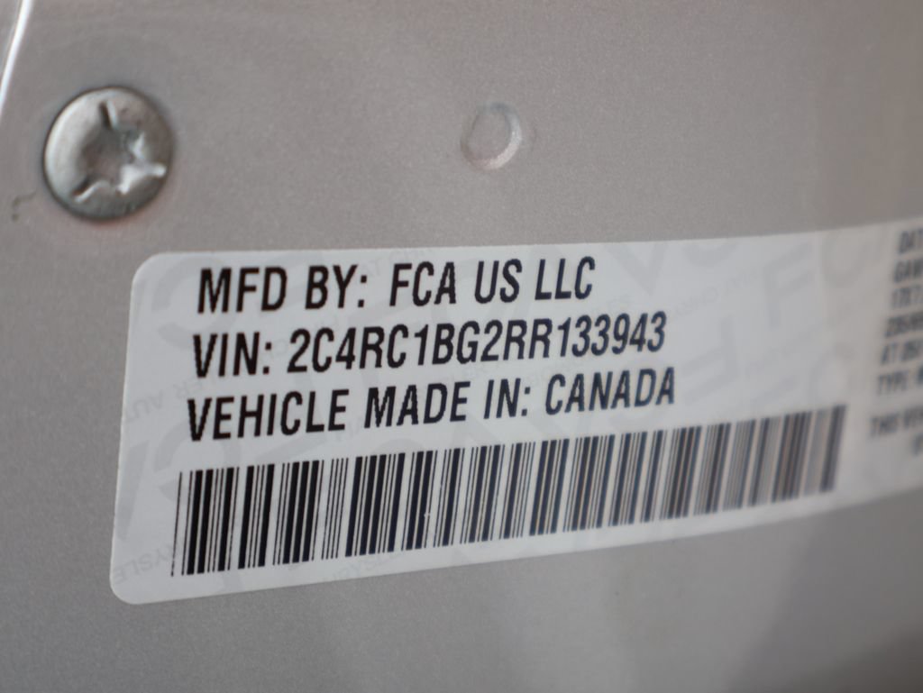Used 2024 Chrysler Pacifica Touring-L FWD image 42