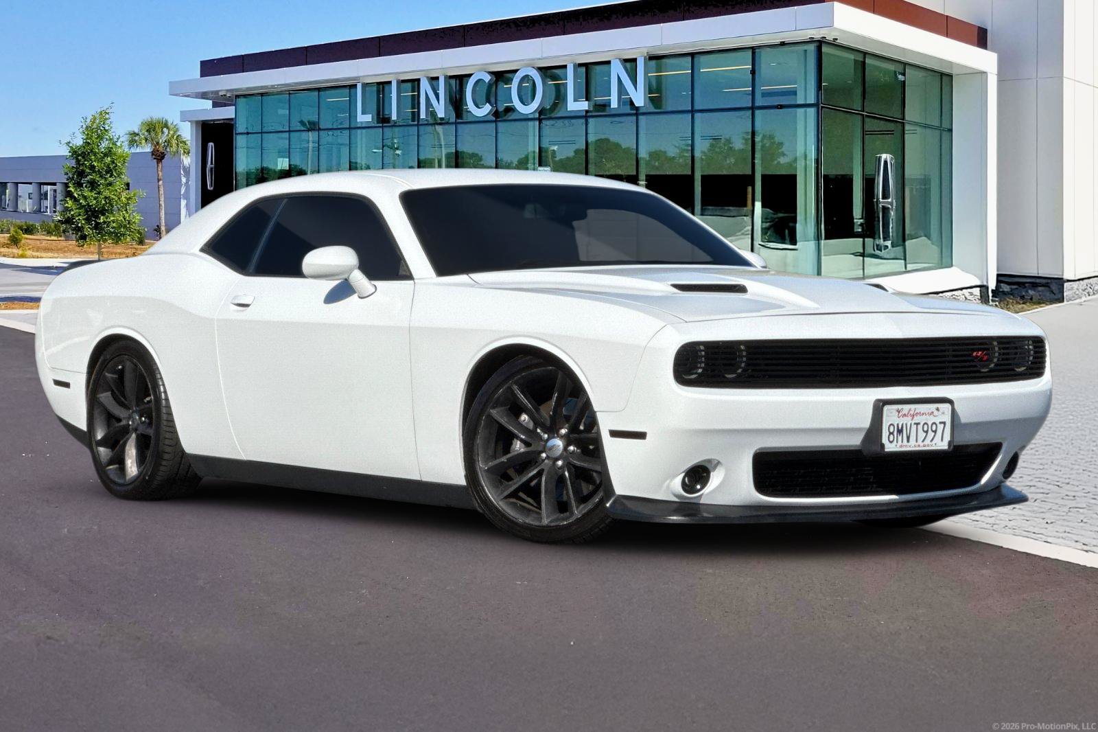 Used 2018 Dodge Challenger R/T Scat Pack RWD image 2