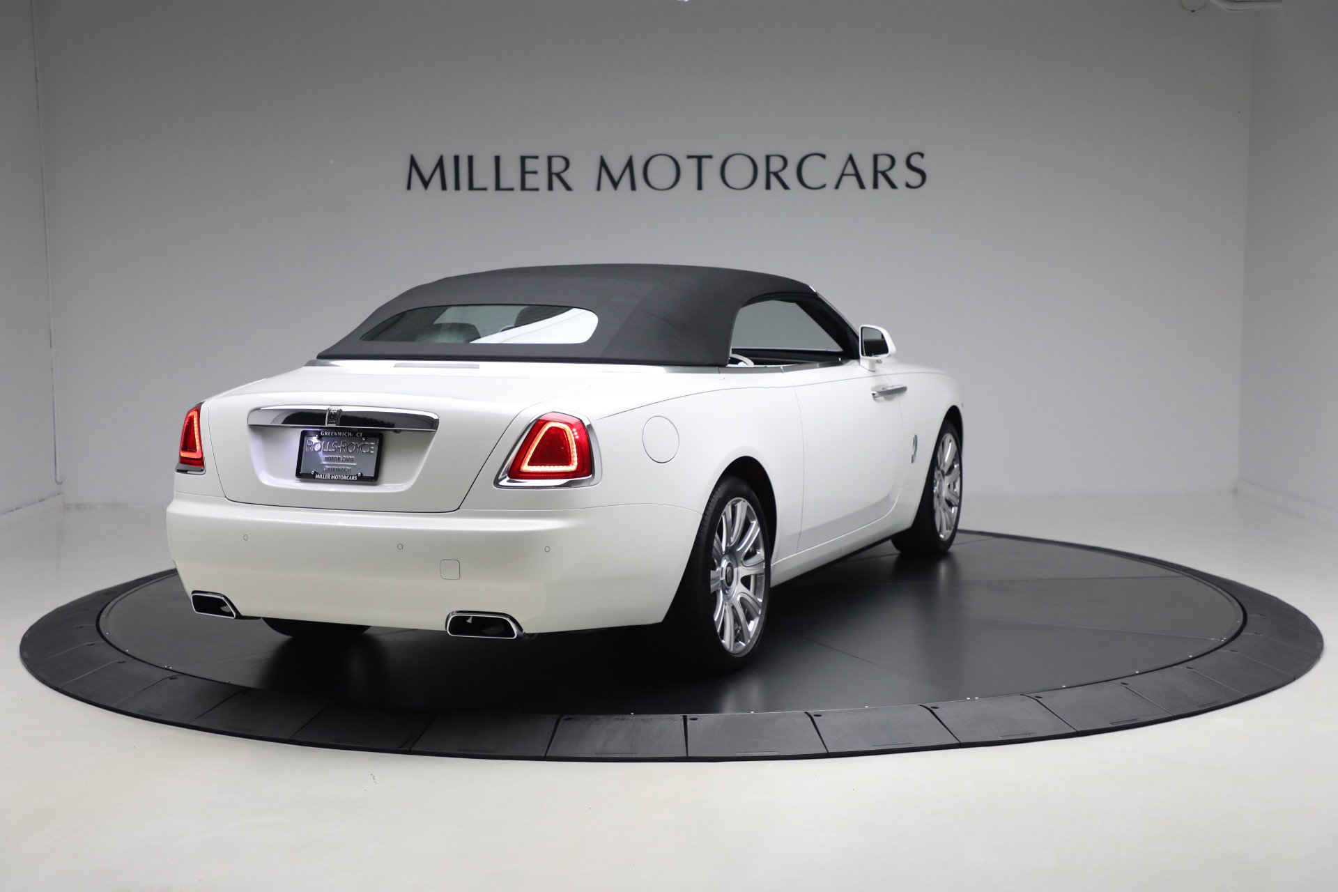 Certified 2018 Rolls-Royce Dawn image 22