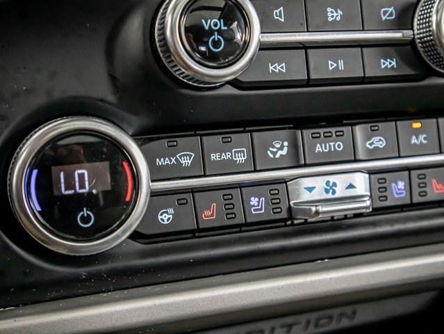 Used 2023 Ford Expedition Limited image 28