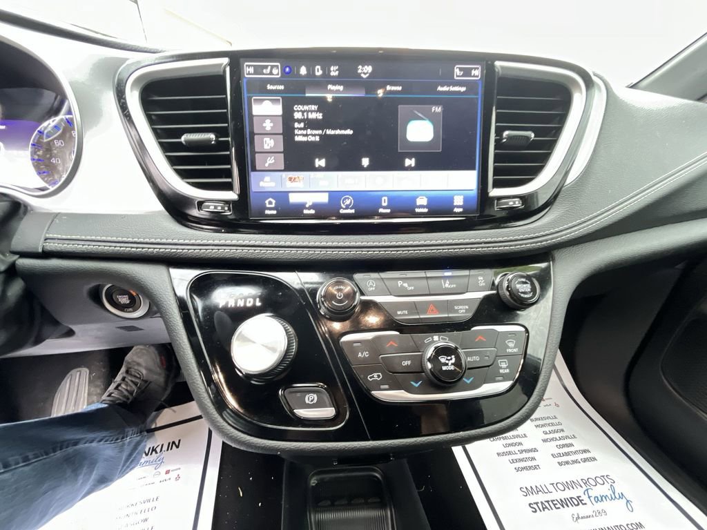 Used 2024 Chrysler Pacifica Touring-L w/ S Appearance Package FWD image 18