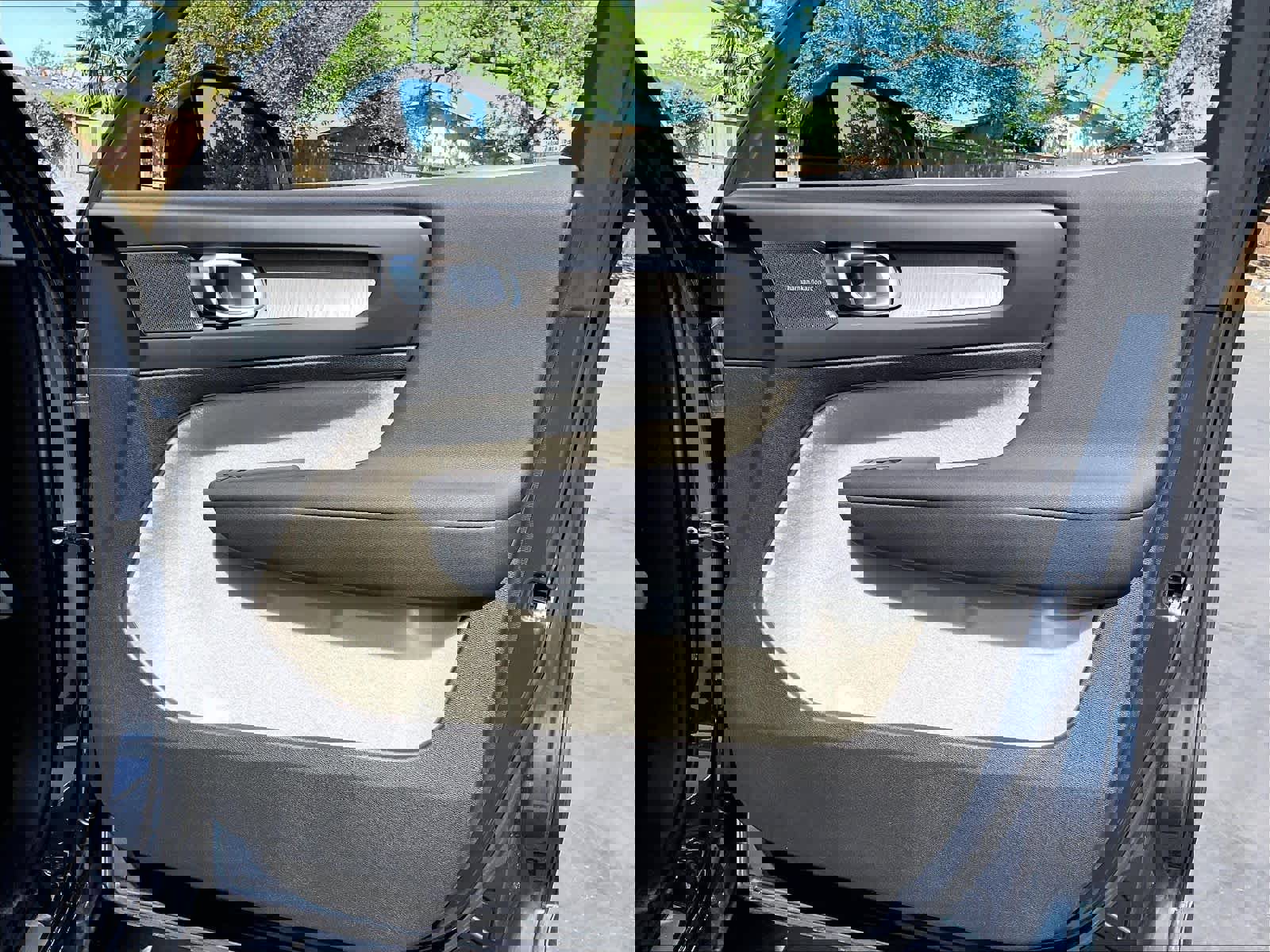 New 2026 Volvo XC40 B4 Plus w/ Protection Package Premier image 30