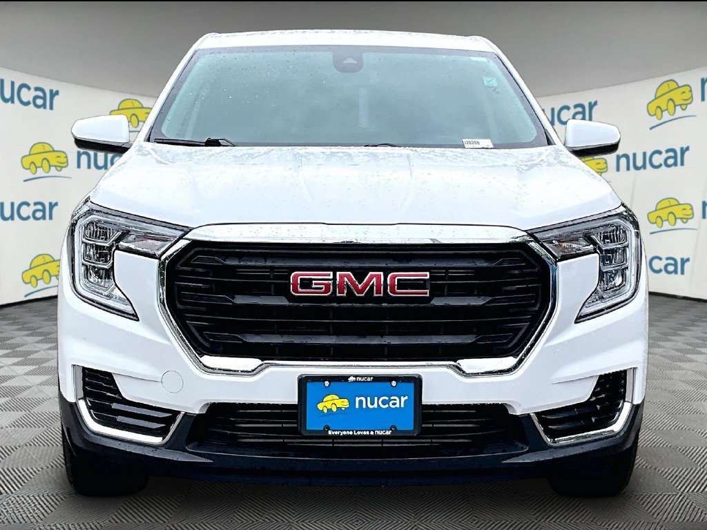 Used 2024 GMC Terrain SLE AWD/4WD image 2