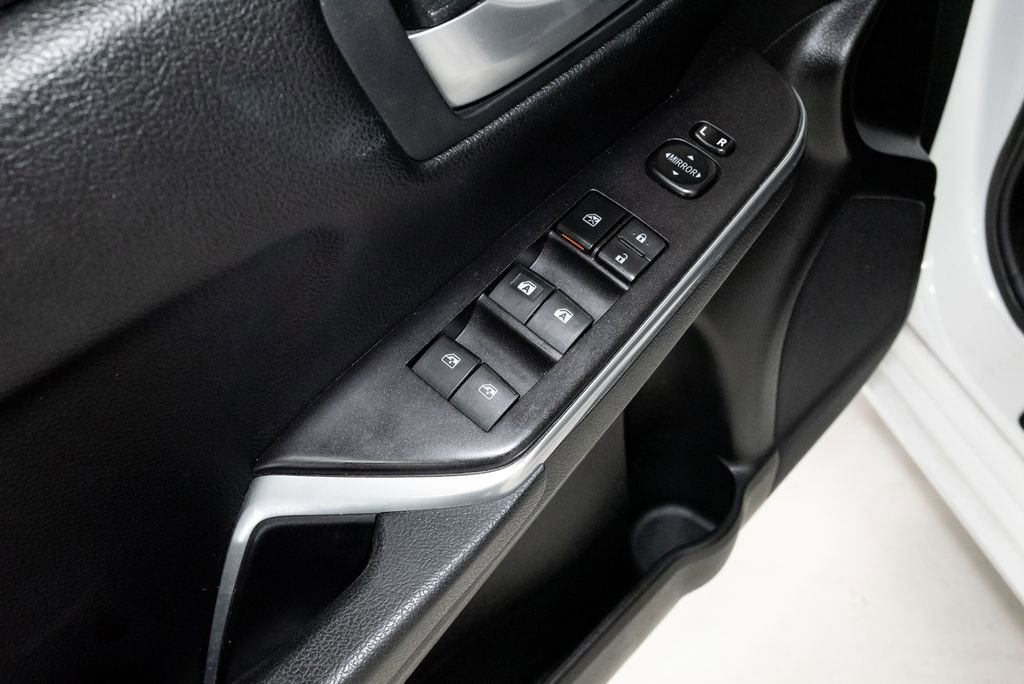 Used 2016 Toyota Camry SE image 8