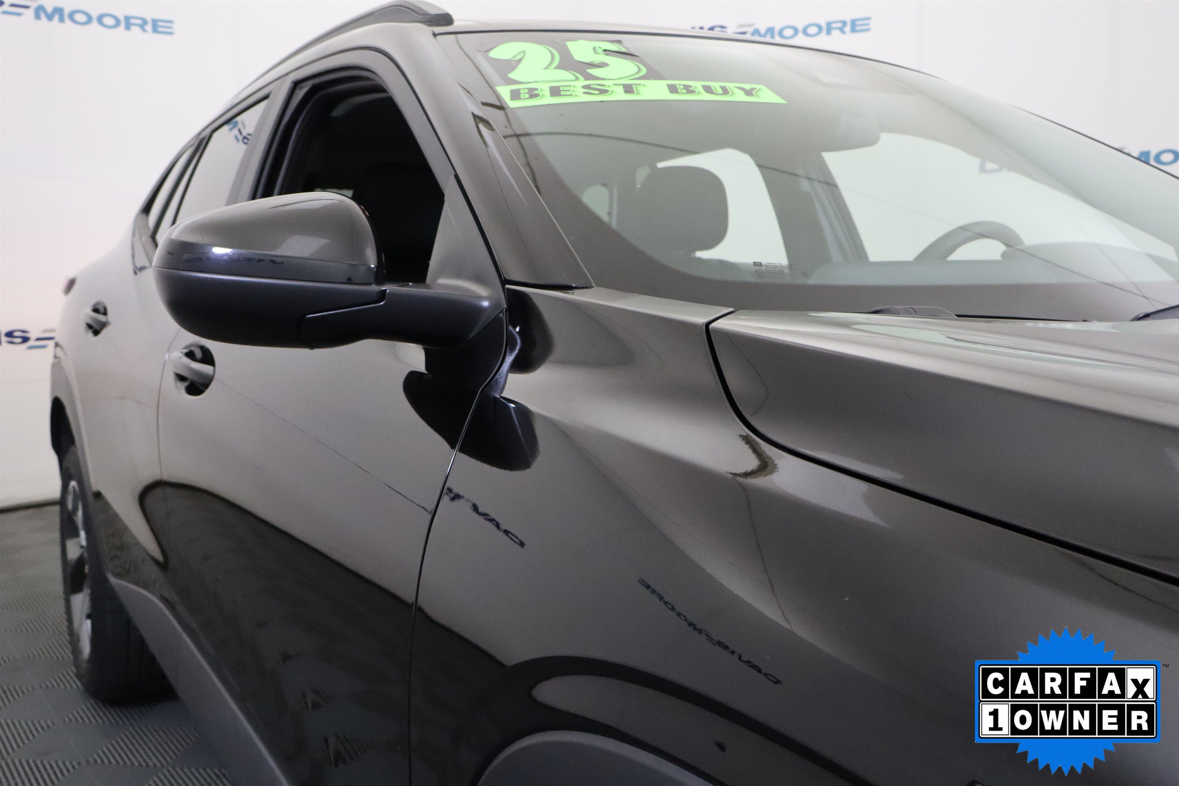 Used 2025 Chevrolet Trax LT FWD image 4