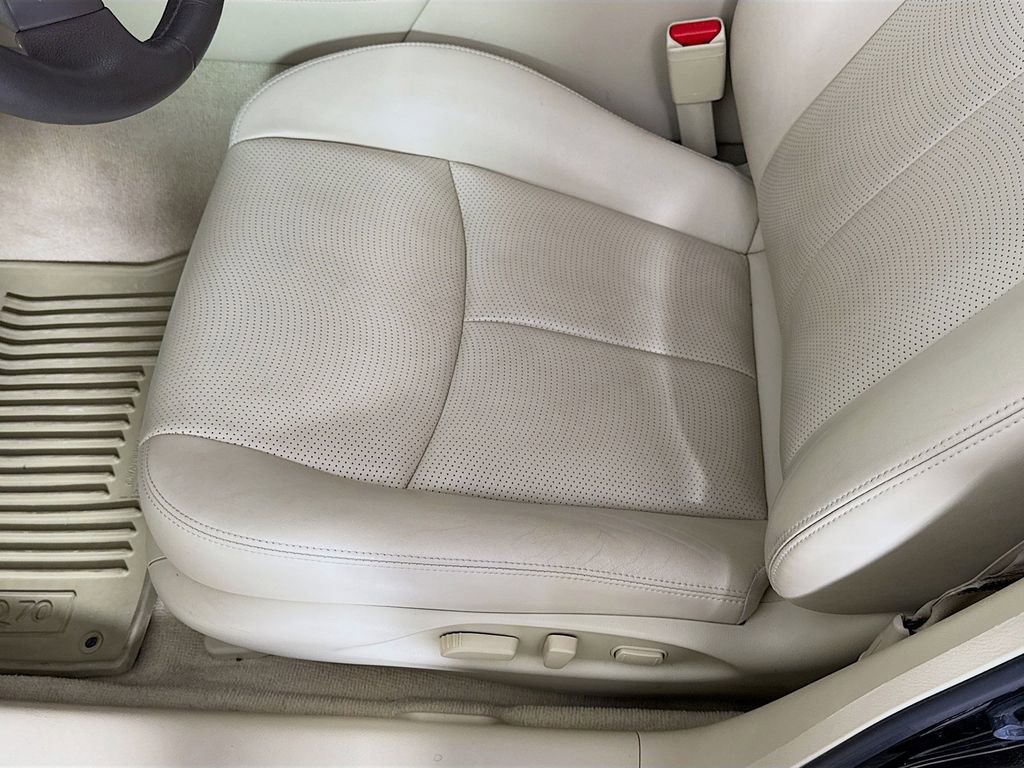 Used 2019 INFINITI Q70 Luxe w/ Proactive Package image 20