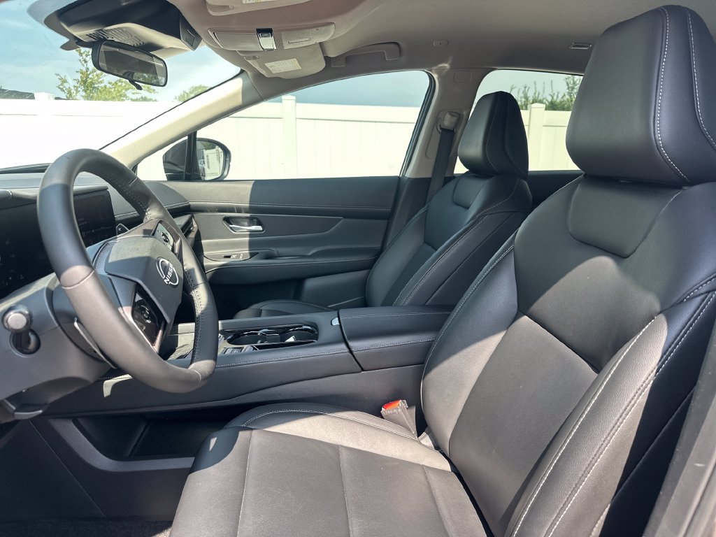 Certified 2025 Nissan Murano SV FWD image 40