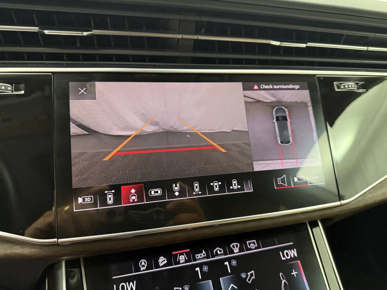 Used 2019 Audi Q8 Prestige w/ Adaptive Chassis Package AWD/4WD image 37