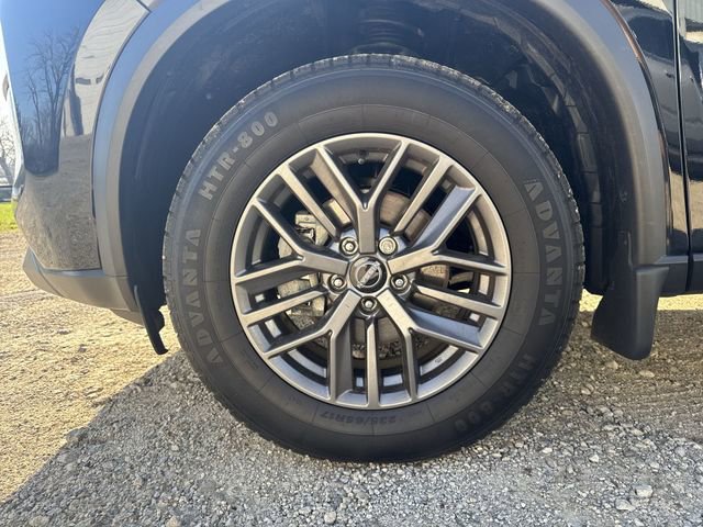 Used 2023 Nissan Rogue S image 33