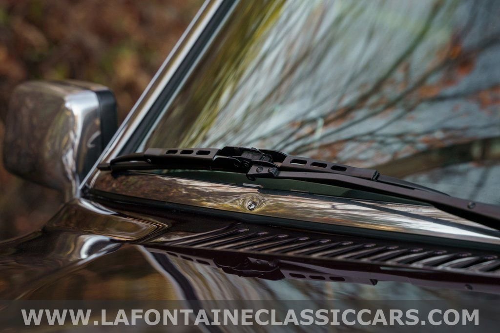 Used 1991 Jeep Grand Wagoneer image 39