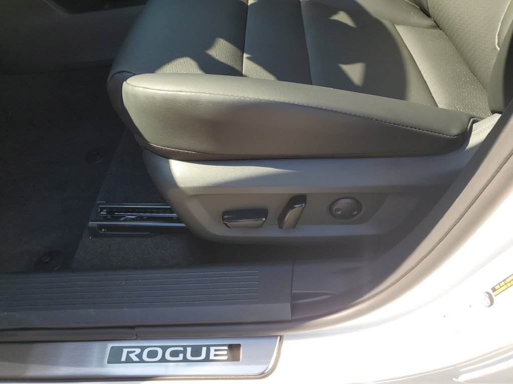 New 2026 Nissan Rogue Dark Armor FWD image 21