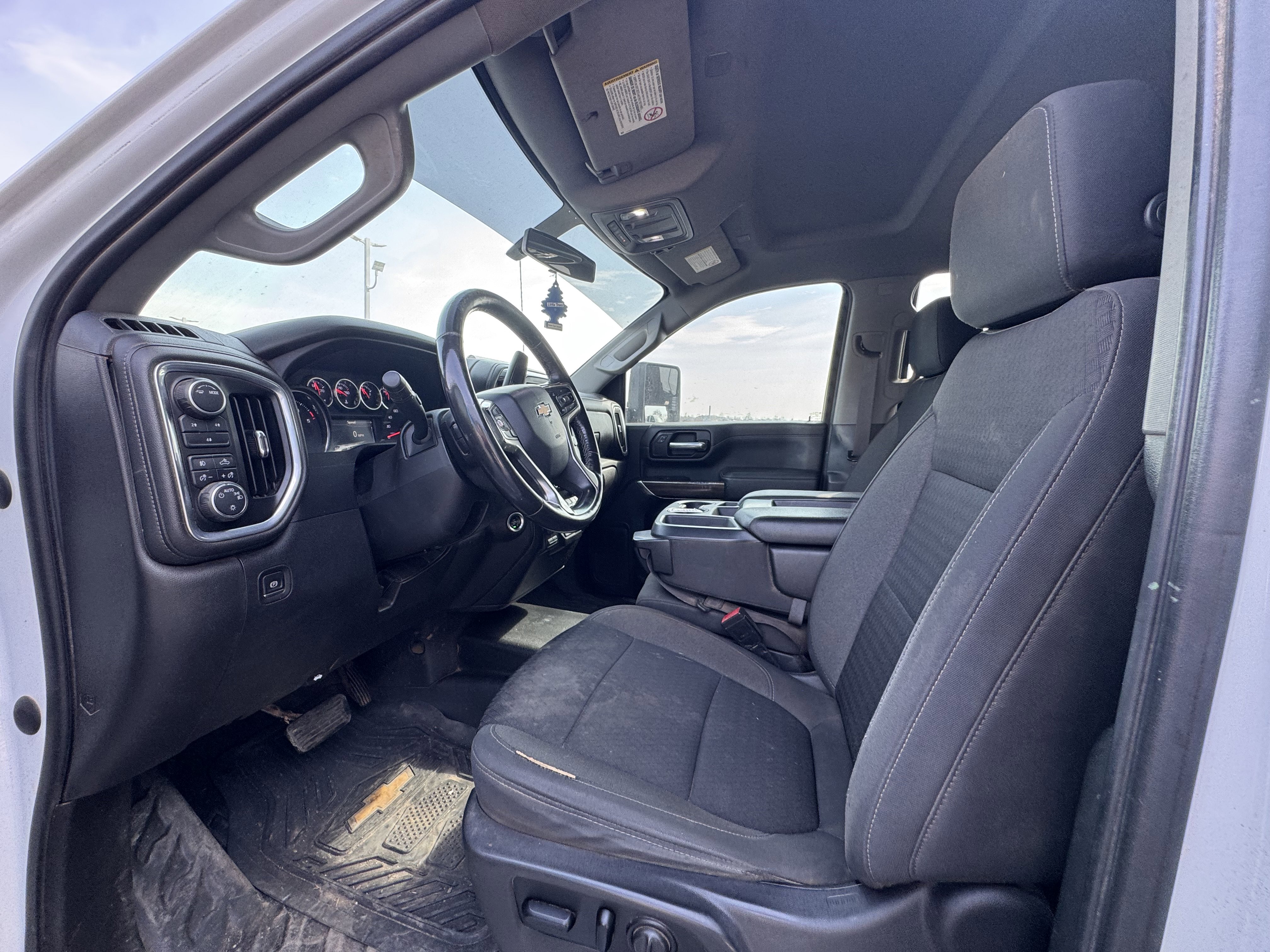 Used 2022 Chevrolet Silverado 3500 LT w/ Convenience Package image 9