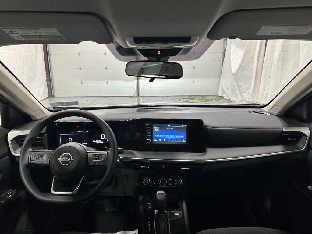 Used 2025 Nissan Kicks S AWD/4WD image 34