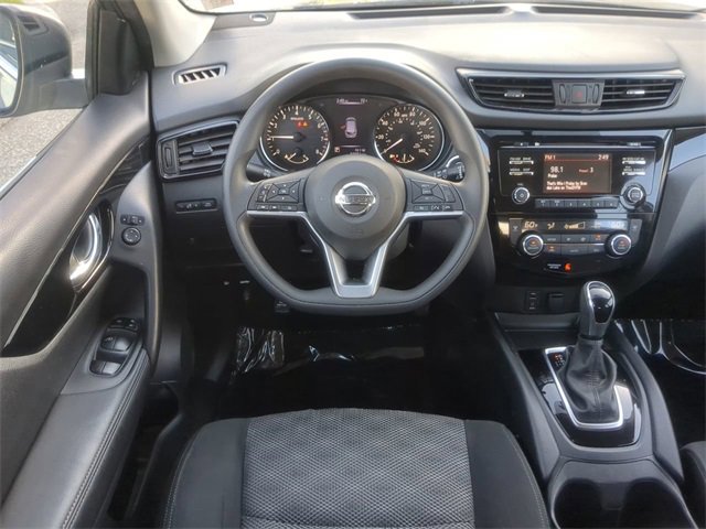 Used 2017 Nissan Rogue Sport SV image 16