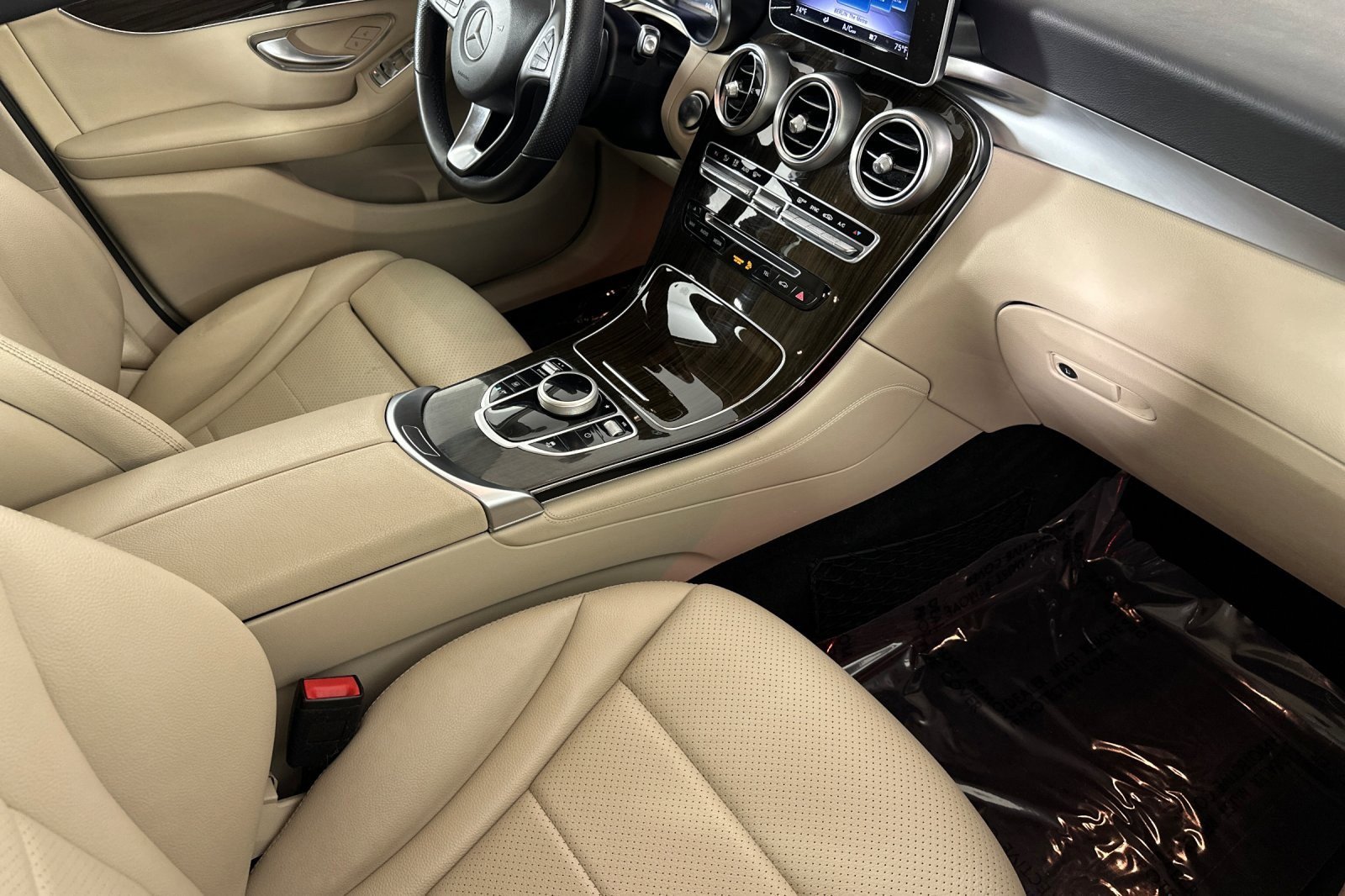 Used 2019 Mercedes-Benz GLC 300 image 15