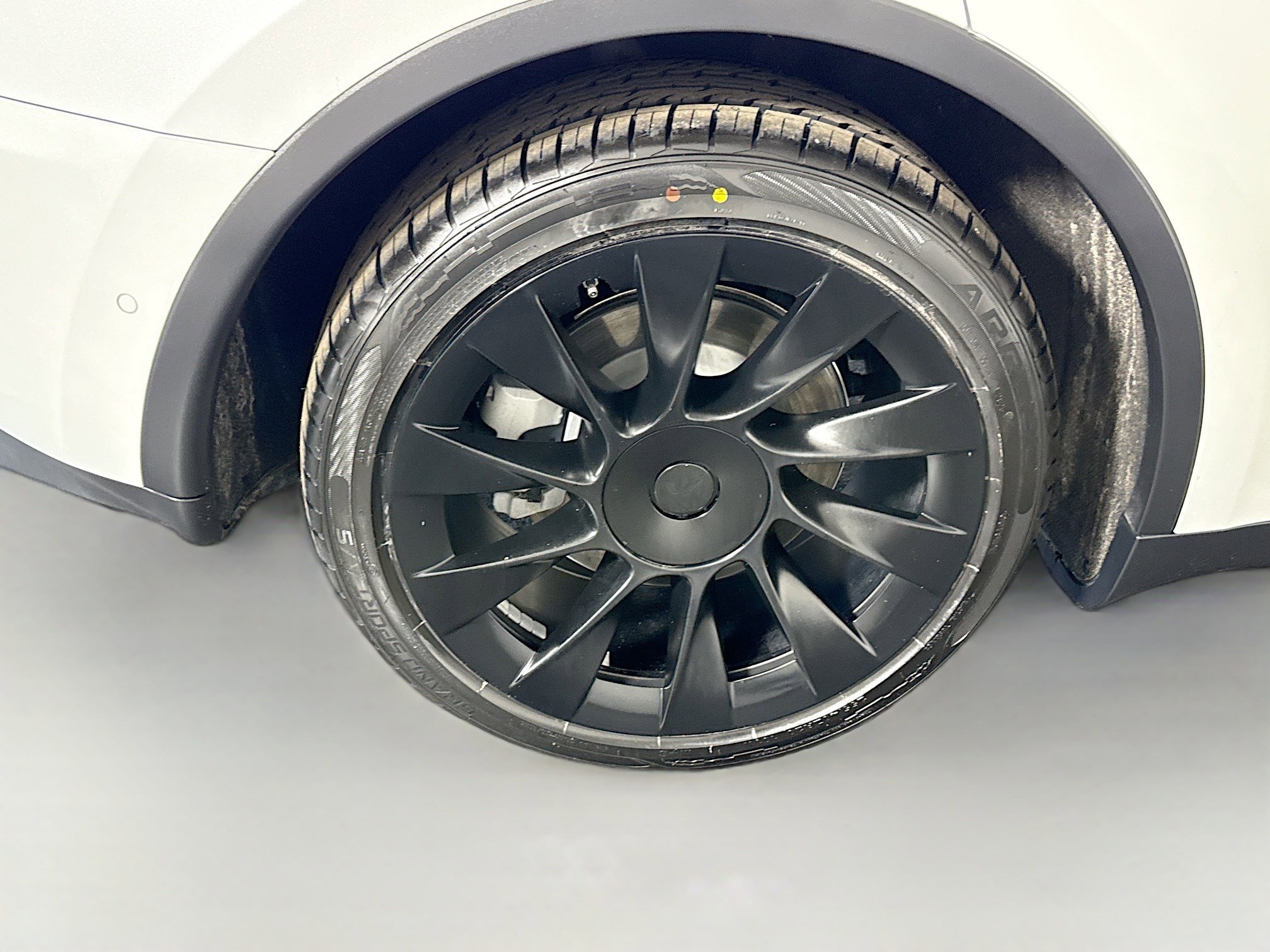 Used 2021 Tesla Model Y Long Range image 32