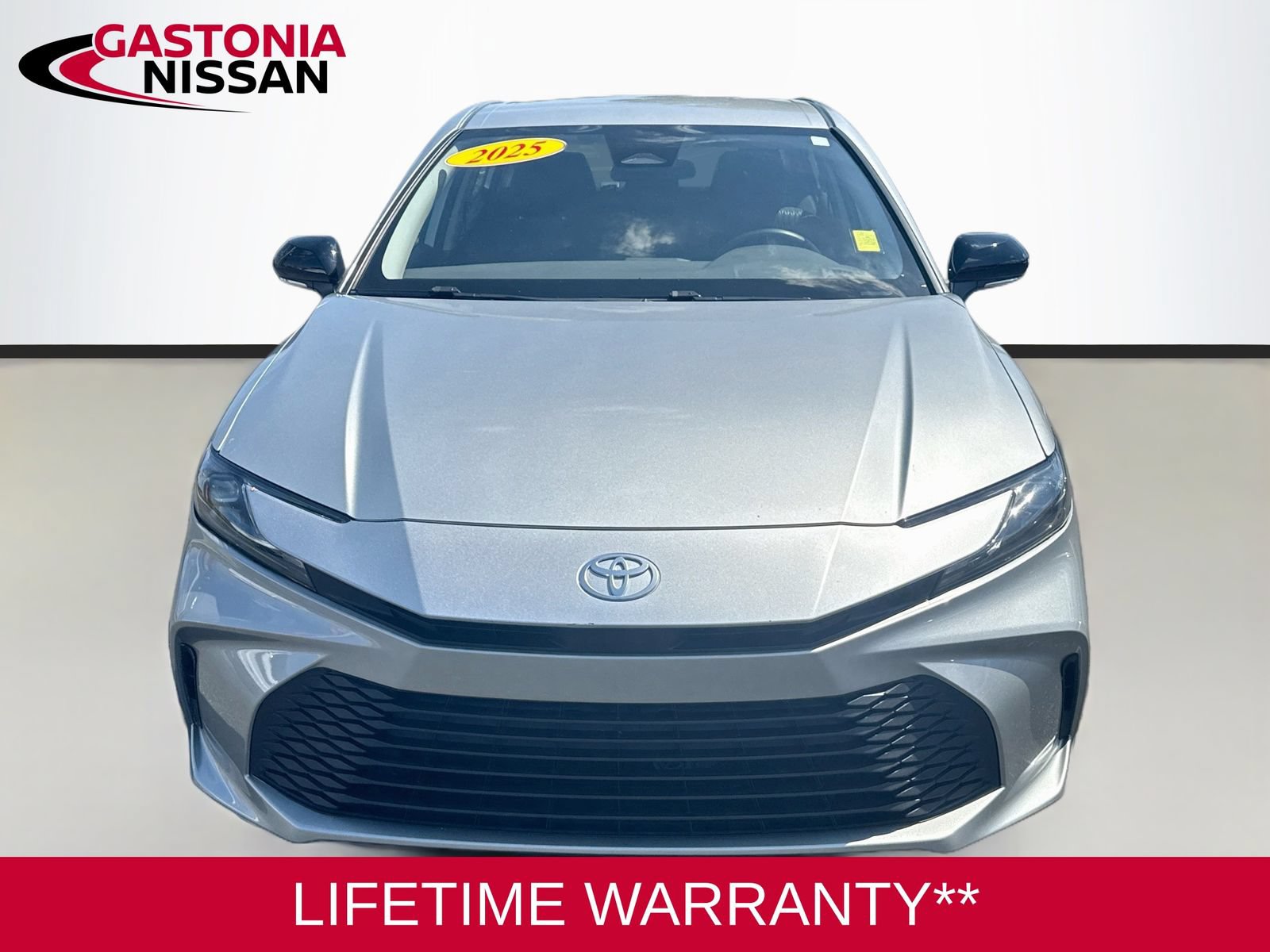 Used 2025 Toyota Camry LE FWD image 2